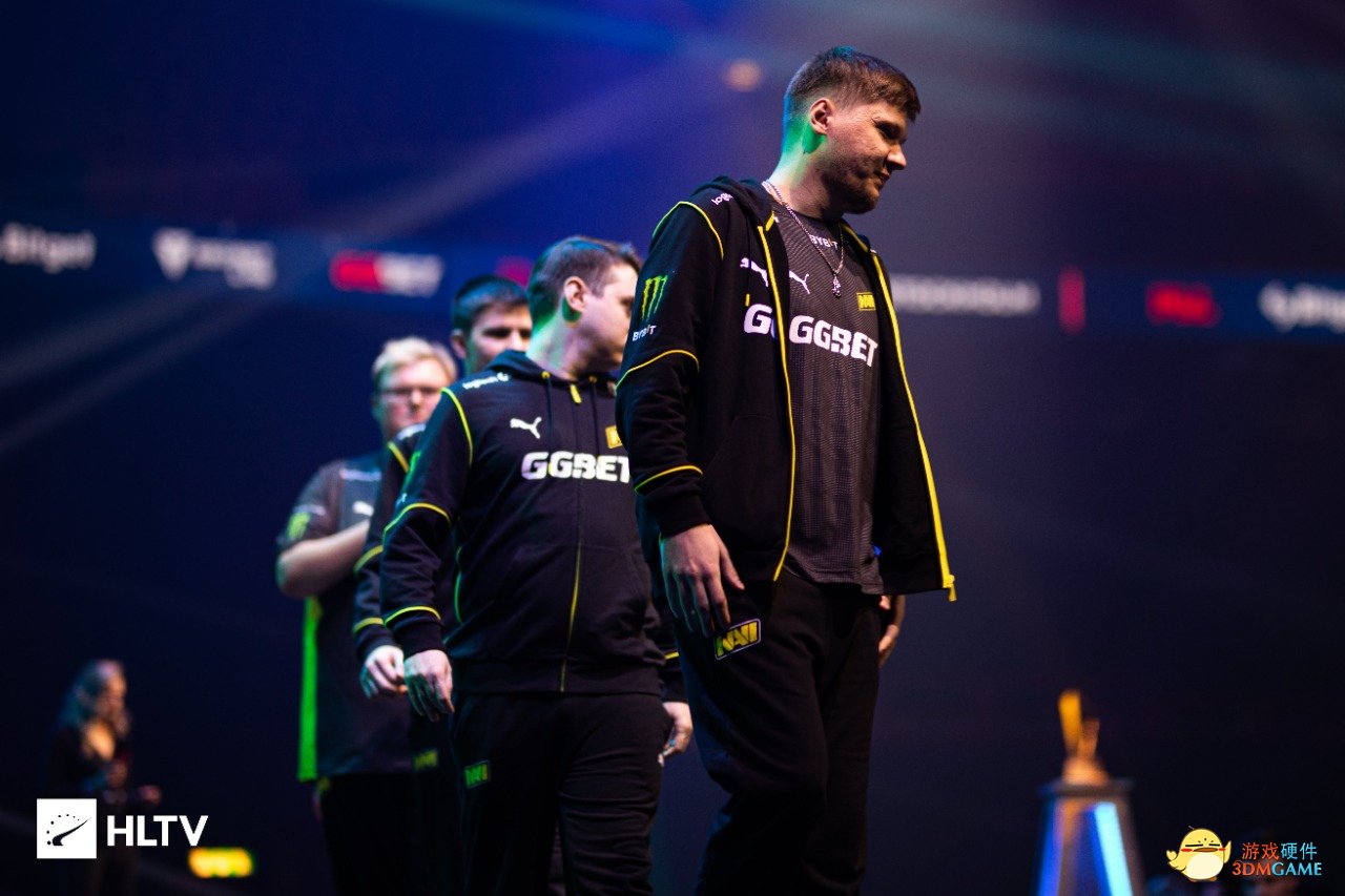 女子球员与 女子球员与